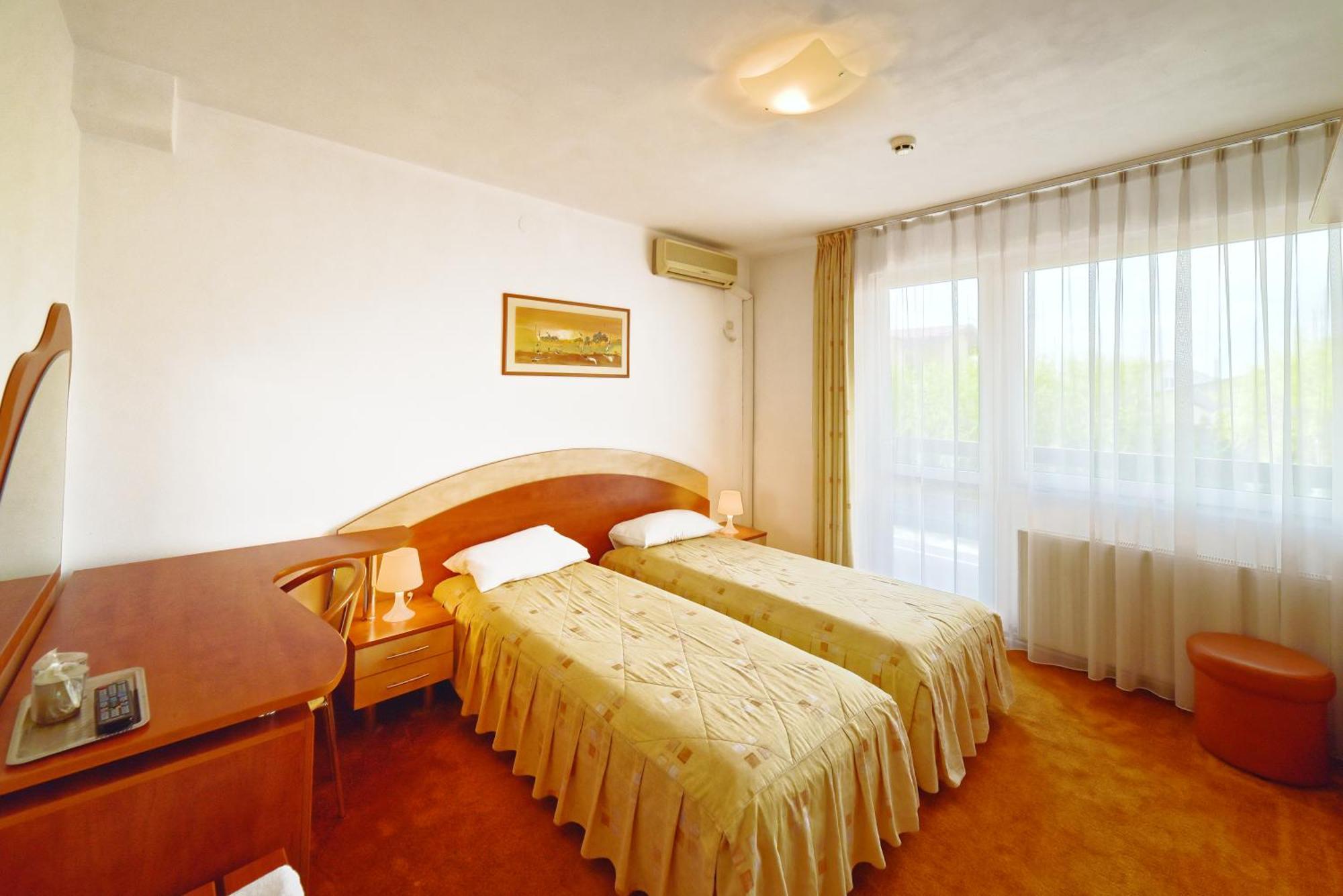 Hotel Oasis 3*